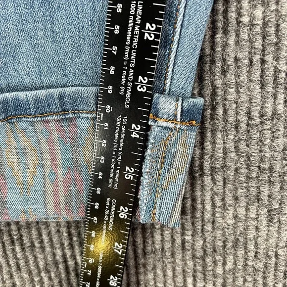 Judy Blue Jeans Womens Size 16W Aztec Cuffed Relaxed Fit Casual Comfort - Picture 5 of 16